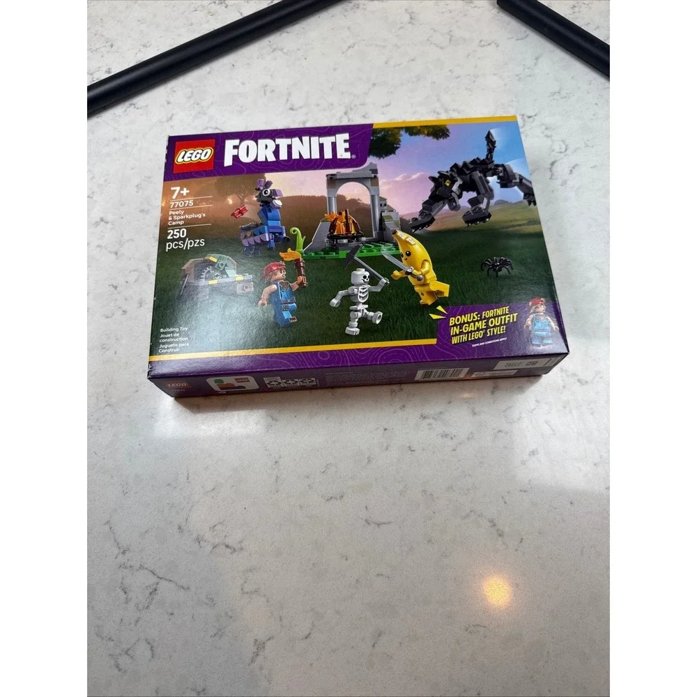 LEGO Fortnite Peely & Sparkplug's Camp 77075 Building Set 250 Pcs‎ New Sealed